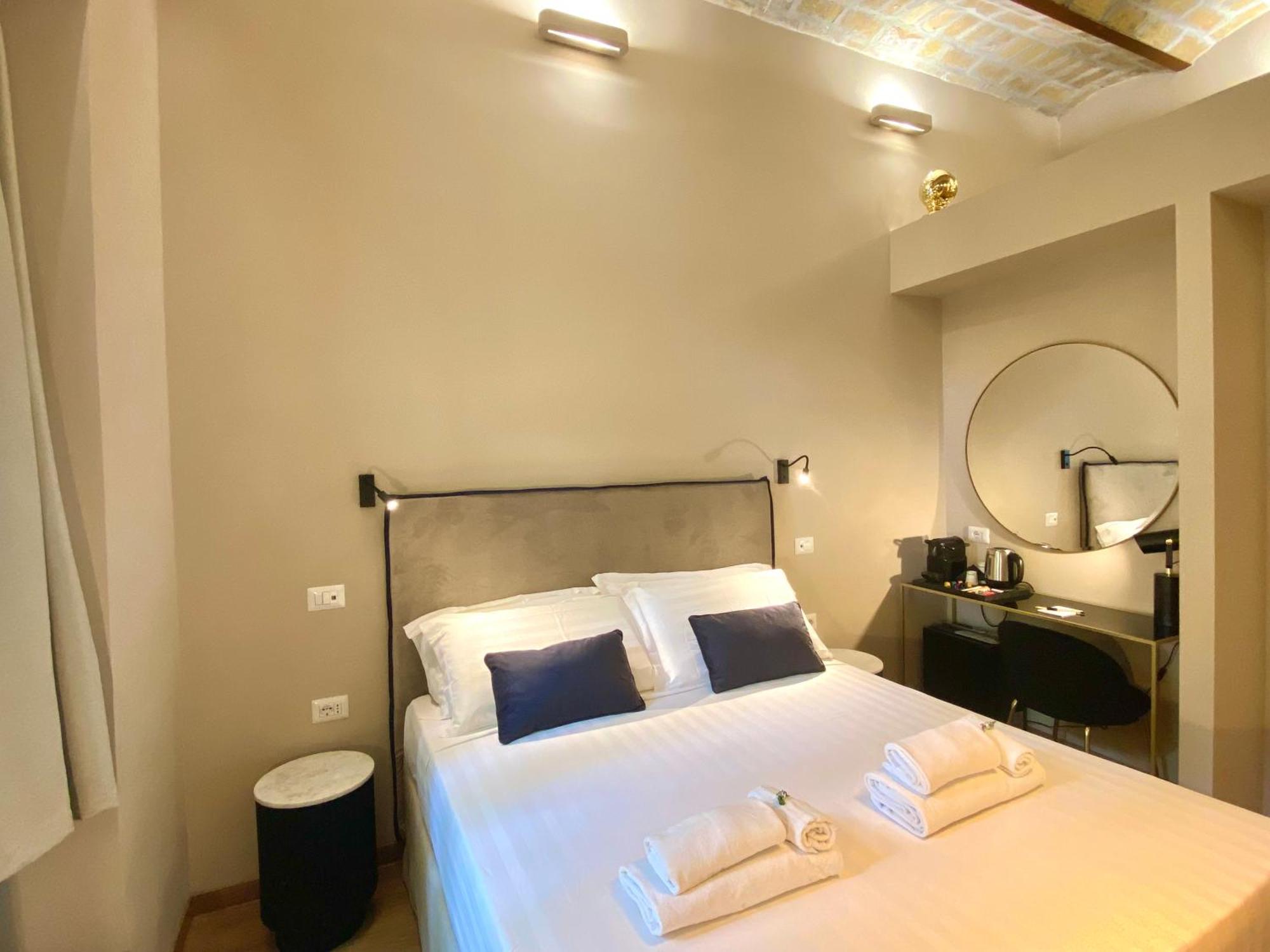 Queen Of Rome Luxury Rooms Esterno foto