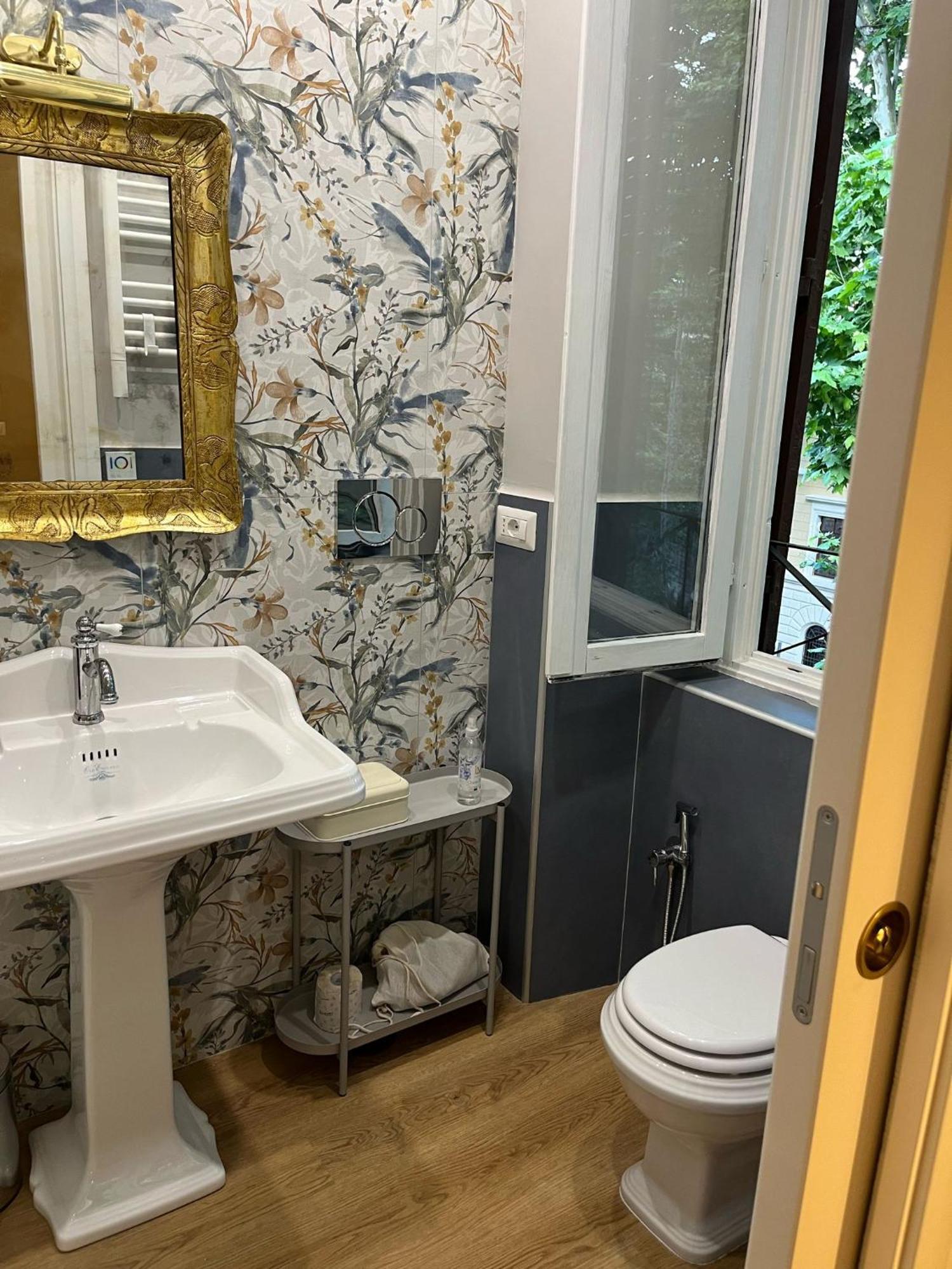 Queen Of Rome Luxury Rooms Esterno foto