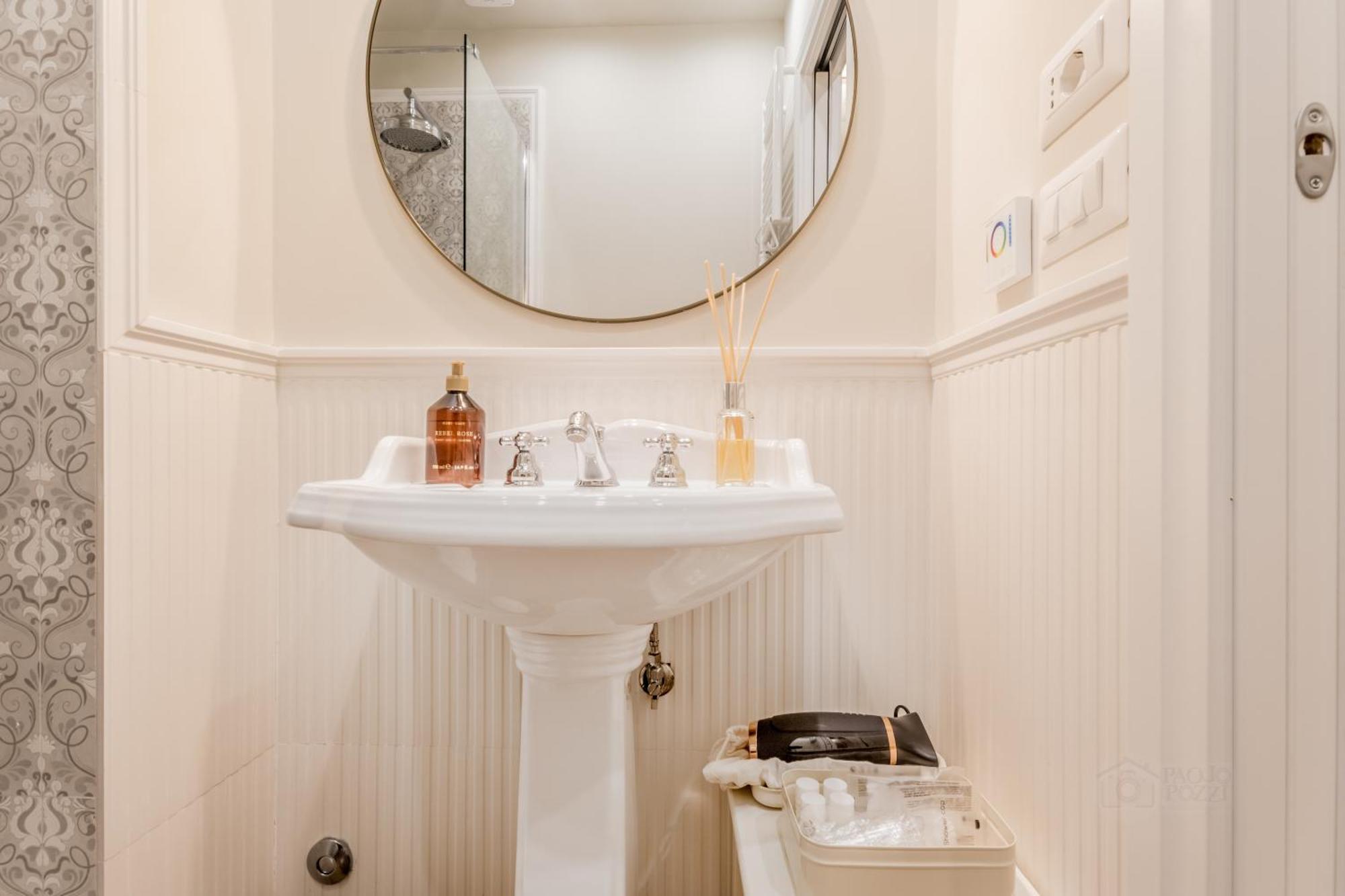 Queen Of Rome Luxury Rooms Esterno foto